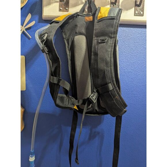 Cabela's Hydration Pack - Picture 2 of 6